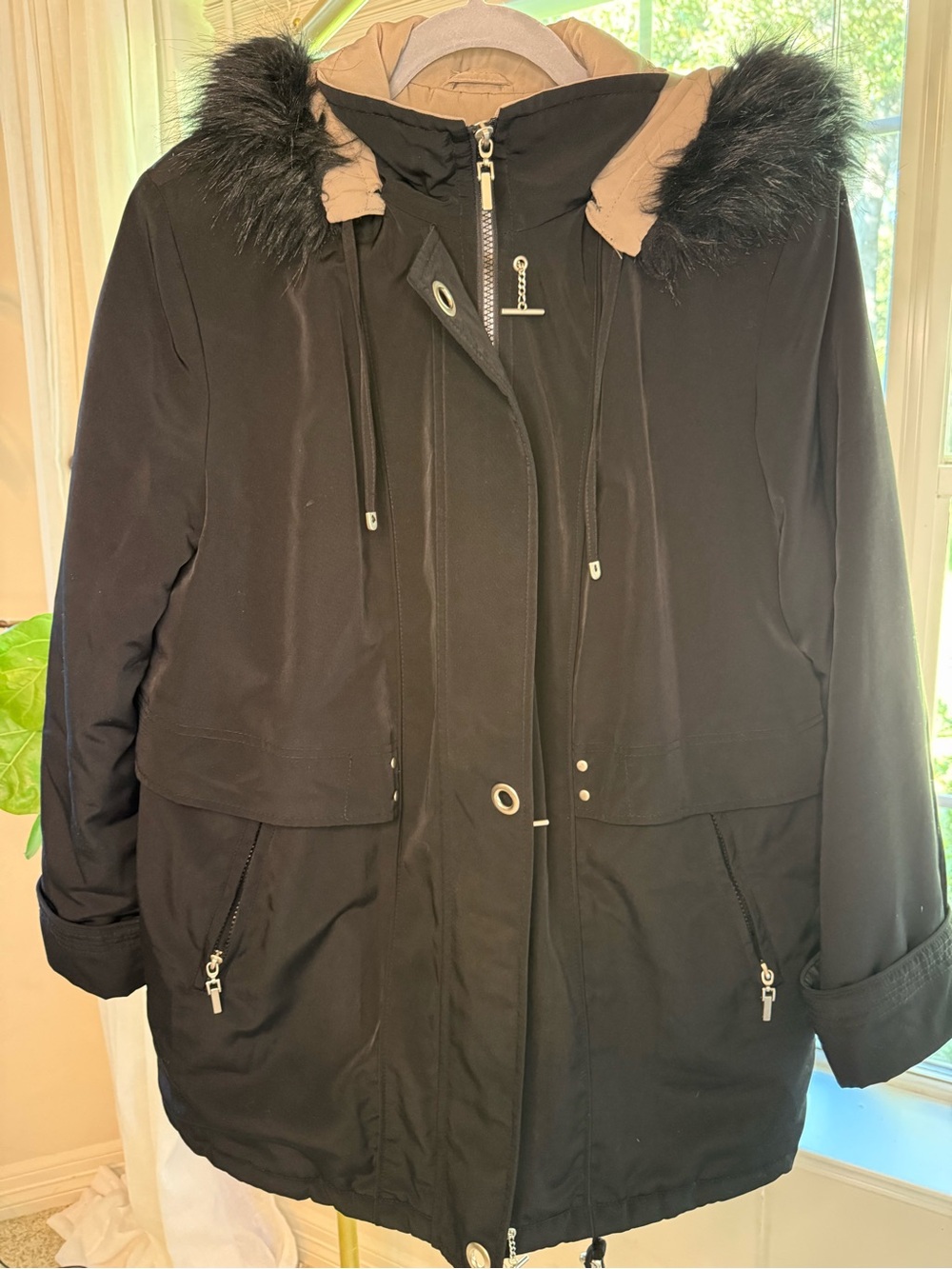 Women Parka Fleet Street, Insulated Black Hooded Ski Jacket with Faux Fur Trim